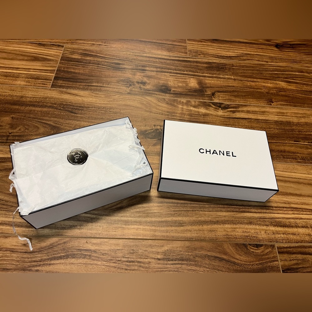 - Chanel gift box with tissue & shredded tissue New